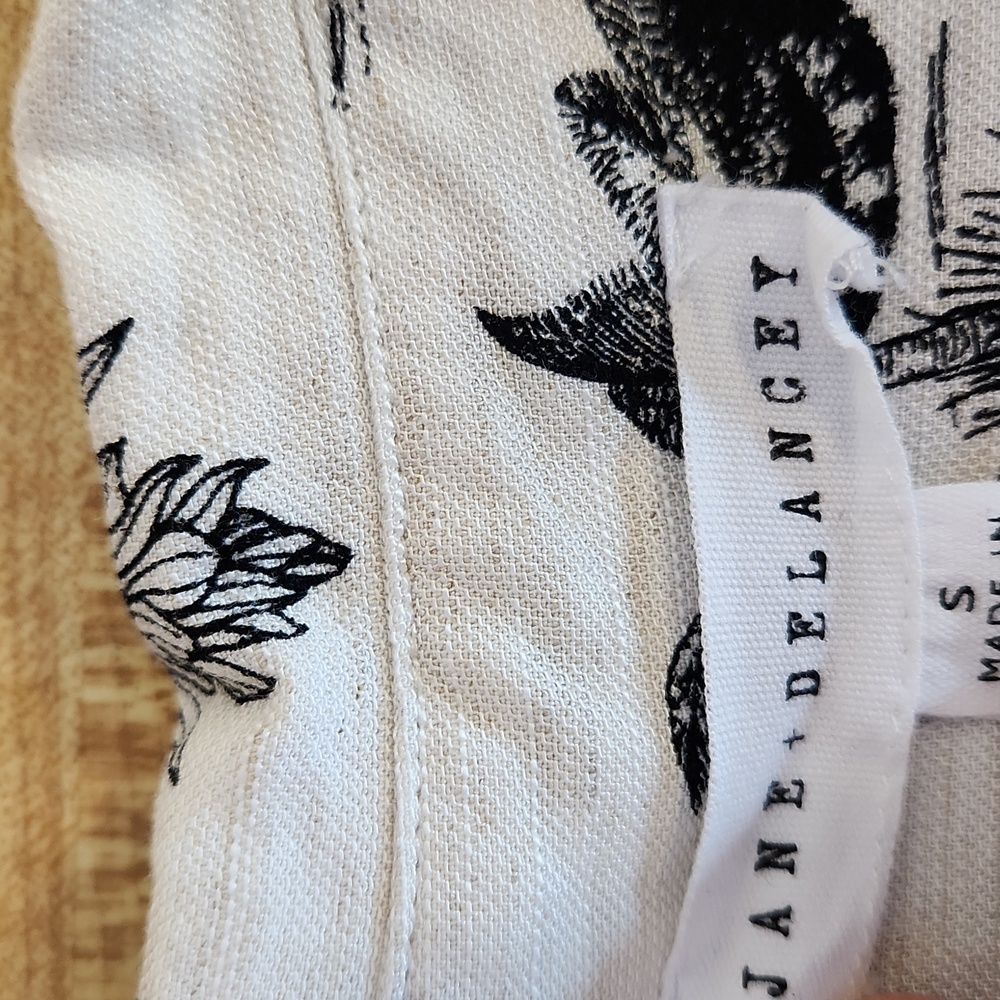 JANE & DELANCEY Linen Blend Tropical Safari Print Shirt Blouse, size S - Picture 3 of 8